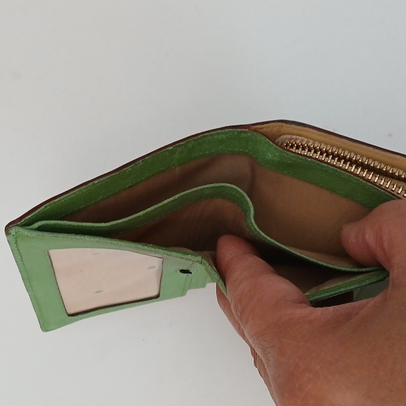 Kate Spade New York Tri-fold Cream Wallet - Picture 5 of 10